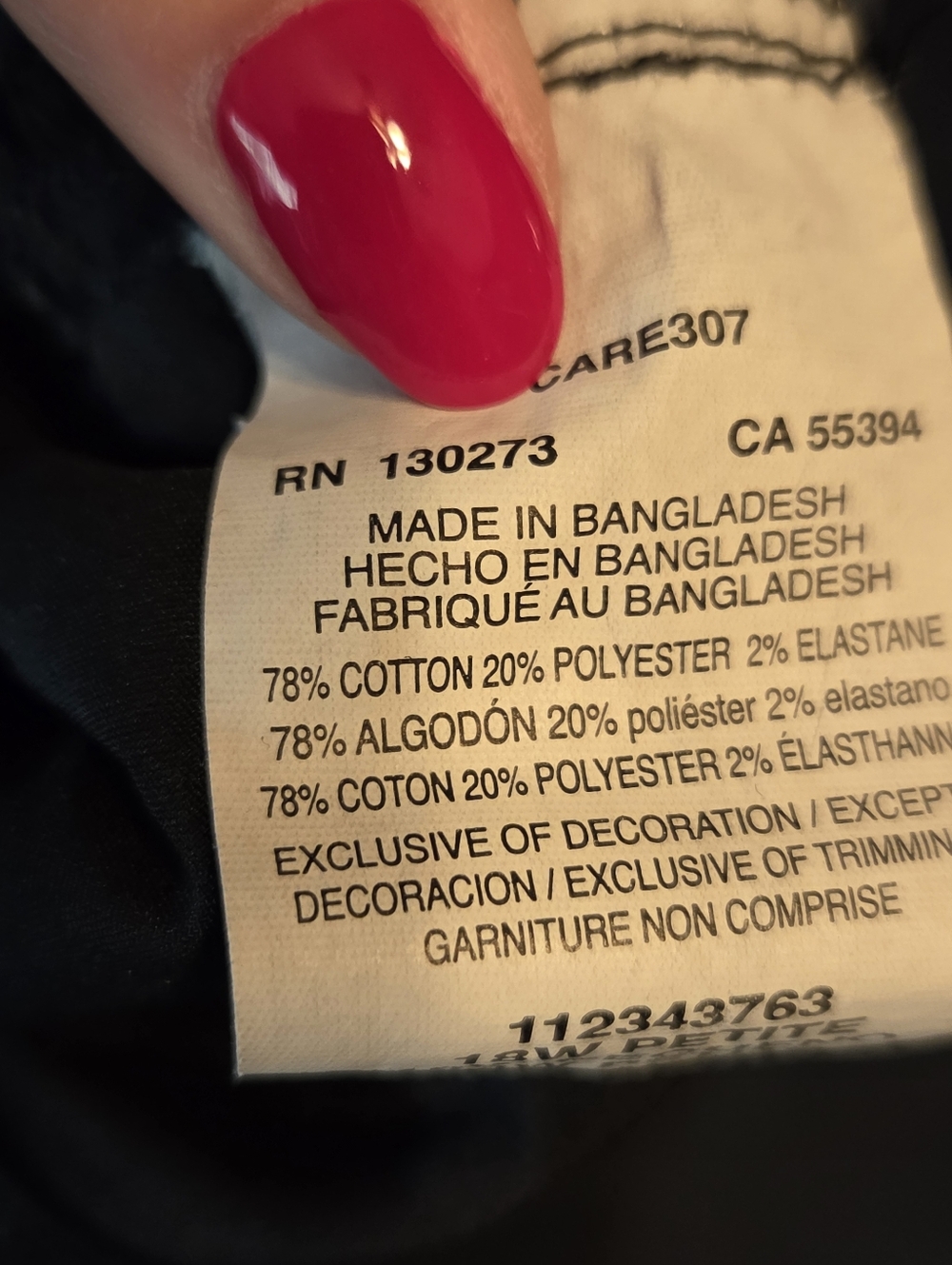 Lee Women's Jeans - Classic Straight Leg In Black, EUC, size 18P - Picture 5 of 8
